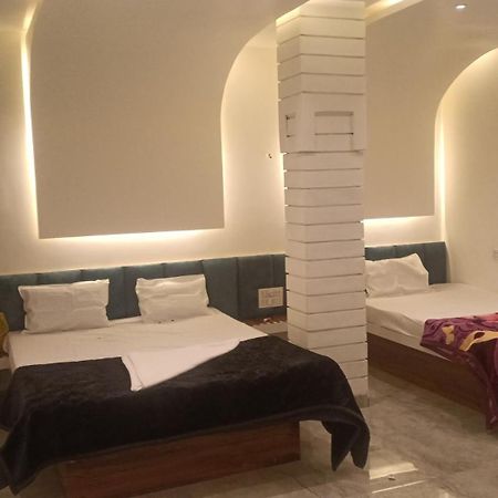 Maharaja Guest House Nashikkar Akalkot Экстерьер фото